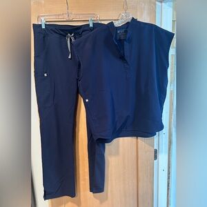 FIGS Women’s Scrub Set in Navy - size L/LT (tall)